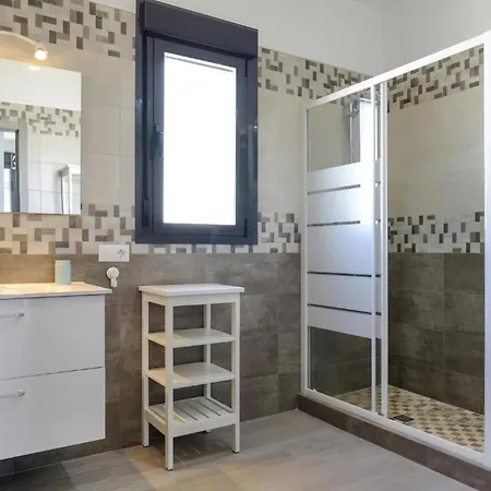 Privada Con Piscina En Conil De La Frontera, Cerca Del Golf Y Parque Genoves - Es-180-276 Villa