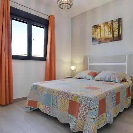 Privada Con Piscina En Conil De La Frontera, Cerca Del Golf Y Parque Genoves - Es-180-276 *