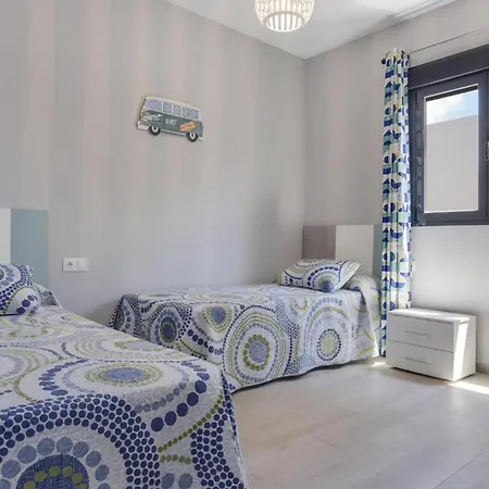 Villa Privada Con Piscina En Conil De La Frontera, Cerca Del Golf Y Parque Genoves - Es-180-276 *